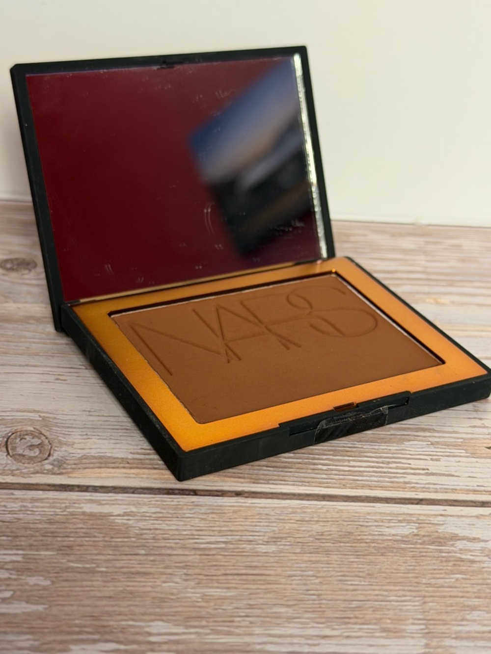 NARS Matte Bronzer - Laguna 08 - Picture 4 of 8